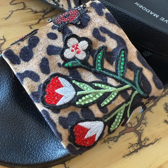Steve Madden Leopard Print Embroidered Sandals size 9M - Picture 4 of 5